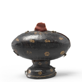 Case for boat-shaped agate cup with two masks and cover