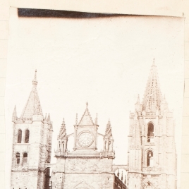 Catedral de León, vista superior de la portada oeste