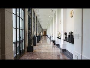 Timelapse del montaje de la nueva sala de escultura: Galería Jónica