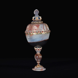 Agate goblet crowned by a bust