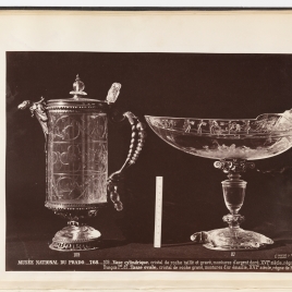 Jarro de cristal con tapa y barco de la tortuga