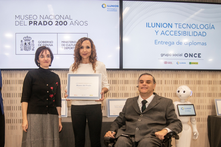 El Museo del Prado ha recibido hoy el distintivo “Con ILUNION por la accesibilidad”