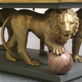 León