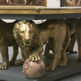 León