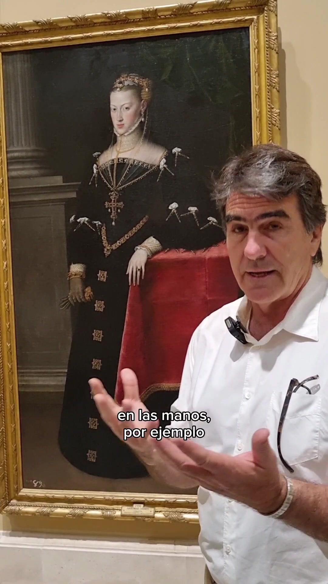 ¿Por qué lleva guantes la emperatriz María de Austria en este retrato de 1551?