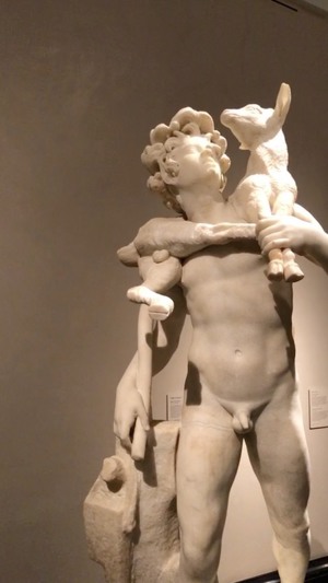 Escultura clásica: “El fauno del cabrito” y “Cupido sin alas”