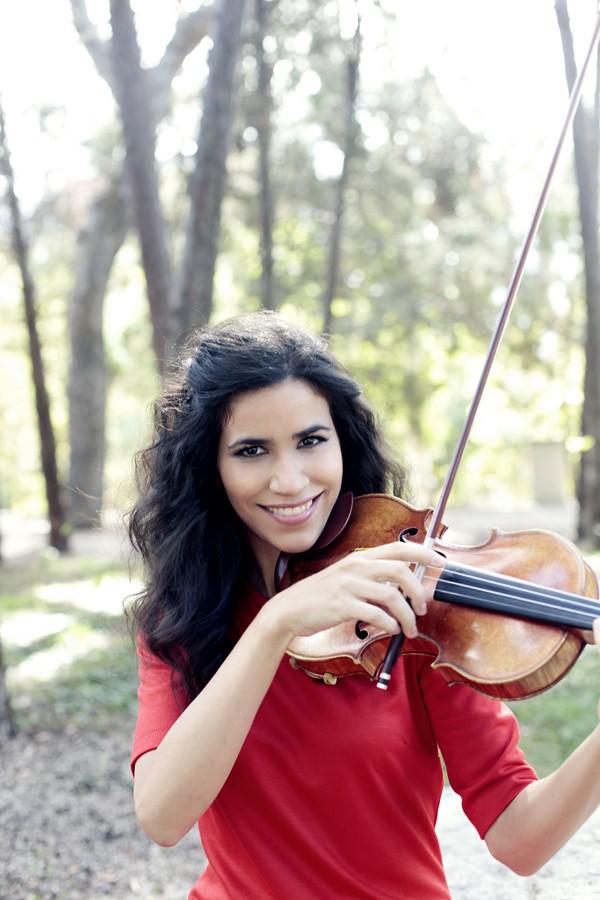 Ana María Valderrama (violín y dirección)