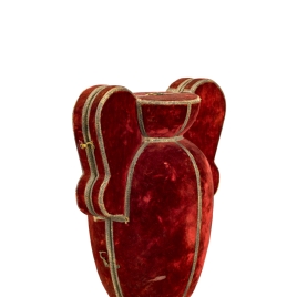 Case for rock crystal vase with scroll-shaped handles and a decoration of roses