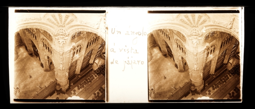 Imagen de la obra: "Vista interior de la Catedral de Burgos, tomada desde el cimborrio"