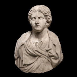 Busto monumental femenino