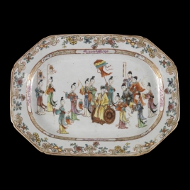 Fuente ochavada de porcelana china. Compañía Holandesa de las Indias Orientales