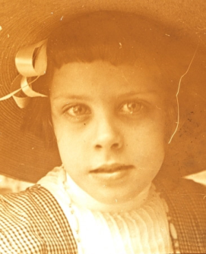 Imágenes de la infancia y la adolescencia femeninas en torno 1900