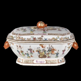 Sopera de porcelana china. Compañía Holandesa de las Indias Orientales