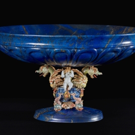 Taza de lapislázuli con dragones y niño