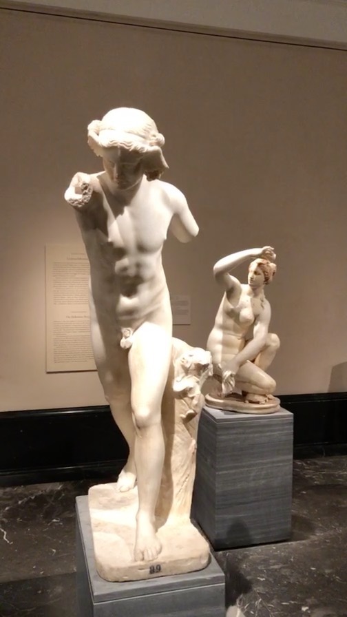 “Hypnos” y “Afrodita agachada”