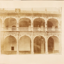 Patio del Colegio de Santiago en Salamanca