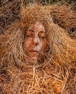 Amparo Moroño y Sofía de Juan, comisarias de la exposición Poder Esencial