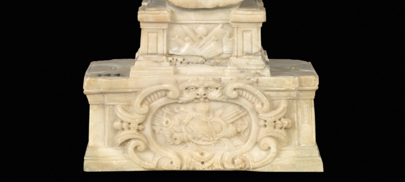 Imagen de la obra: "Peana actual de Séneca, originalmente del busto del IX almirante de Castilla"