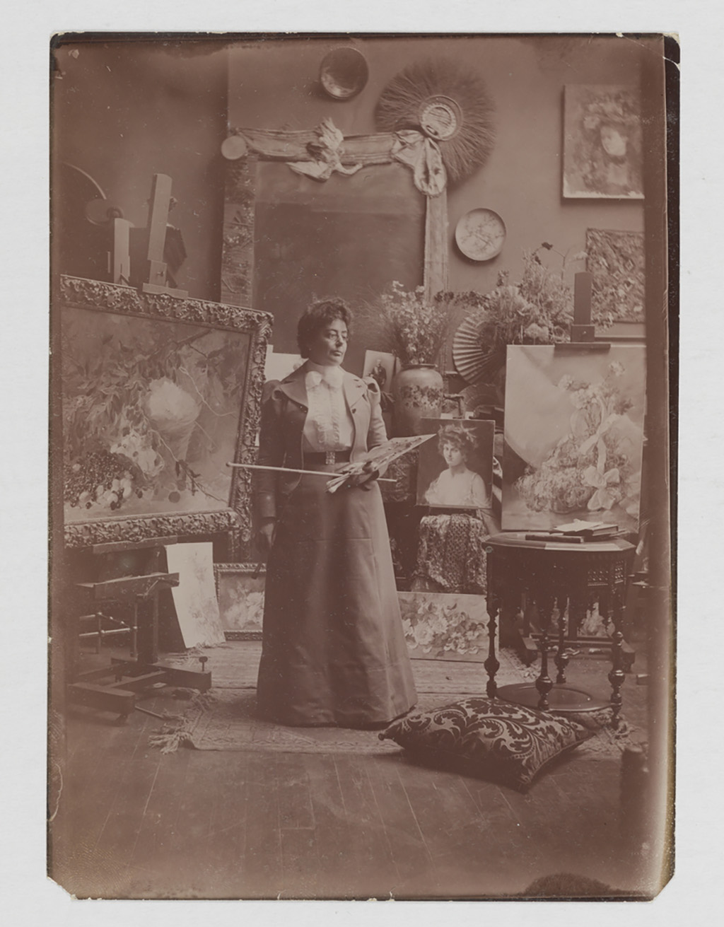 Imagen María Luisa de la Riva en su estudio de París