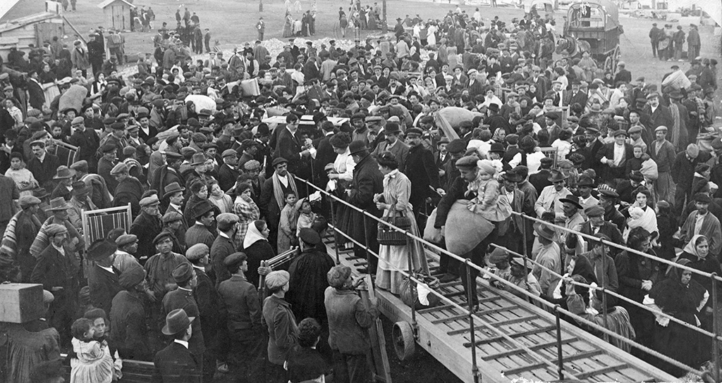 Picture of Boarding of Emigrants to South America