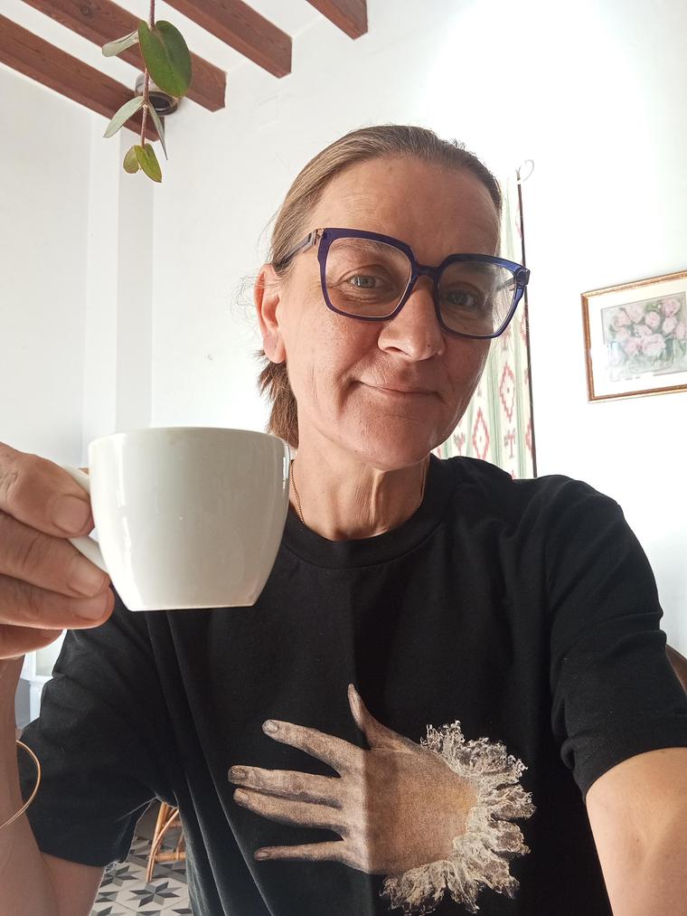 Camiseta de El caballero de la mano en el pecho