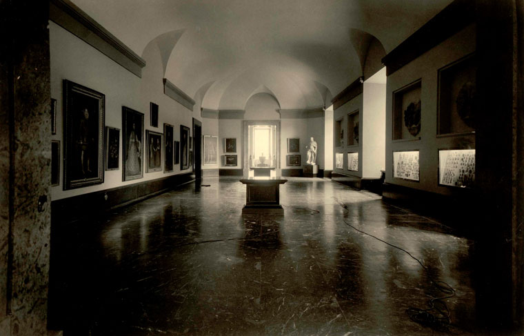Álbum fotográfico de las obras de remodelación y pavimentación de salas de la planta baja del Museo del Prado